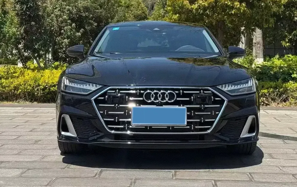 2024 Audi A7L 2.0T 245HP L4 7DCT,autocango,china used car exporter,china ev exporter,chinese used car exporter,chinese used ev exporter