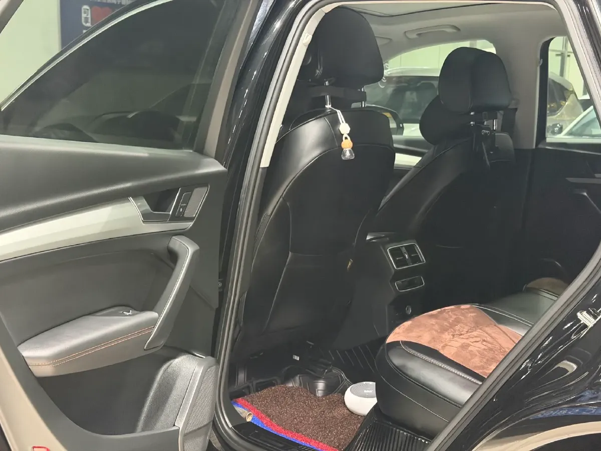 2020 Audi Q5L 2.0T 190HP L4 7DCT,autocango,china used car exporter,china ev exporter,chinese used car exporter,chinese used ev exporter