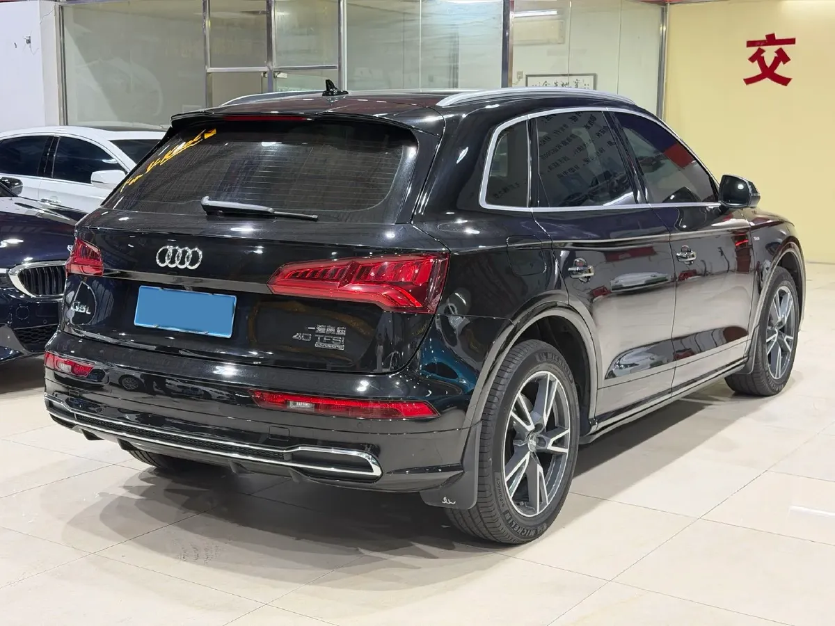 2020 Audi Q5L 2.0T 190HP L4 7DCT,autocango,china used car exporter,china ev exporter,chinese used car exporter,chinese used ev exporter