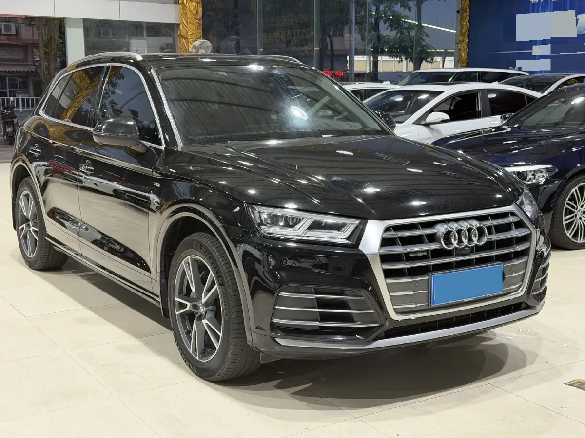 2020 Audi Q5L 2.0T 190HP L4 7DCT,autocango,china used car exporter,china ev exporter,chinese used car exporter,chinese used ev exporter