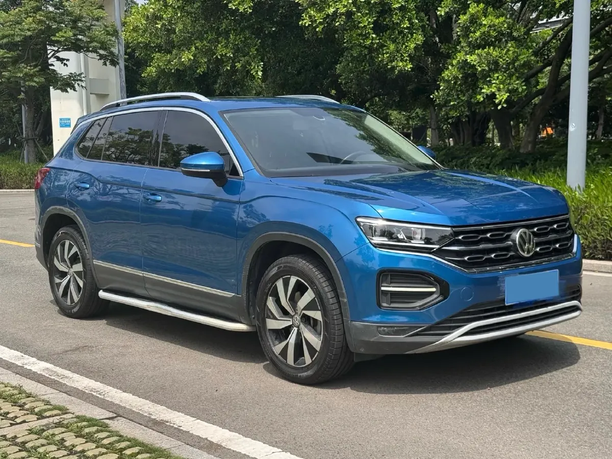 2019 Jeep Cherokee 2.0T 234HP L4 9AT,autocango,china used car exporter,china ev exporter,chinese used car exporter,chinese used ev exporter