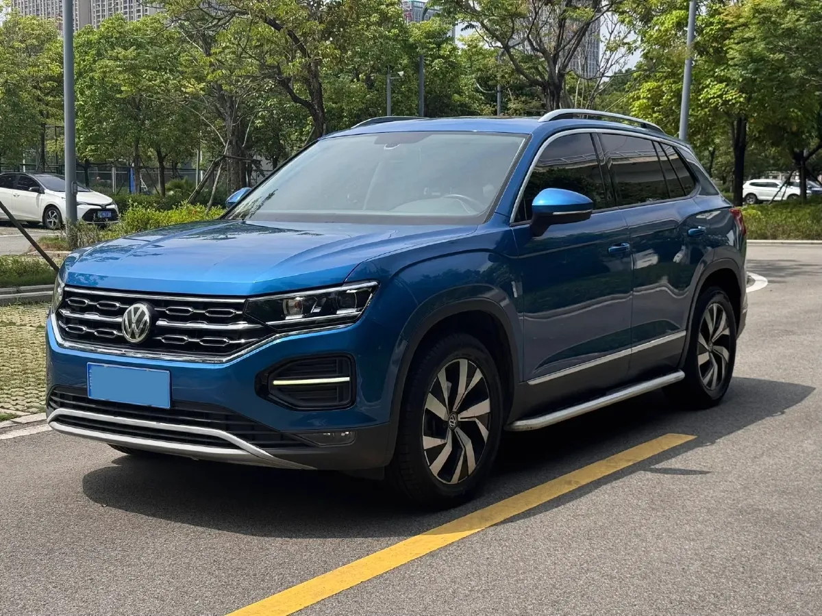 2019 Jeep Cherokee 2.0T 234HP L4 9AT,autocango,china used car exporter,china ev exporter,chinese used car exporter,chinese used ev exporter