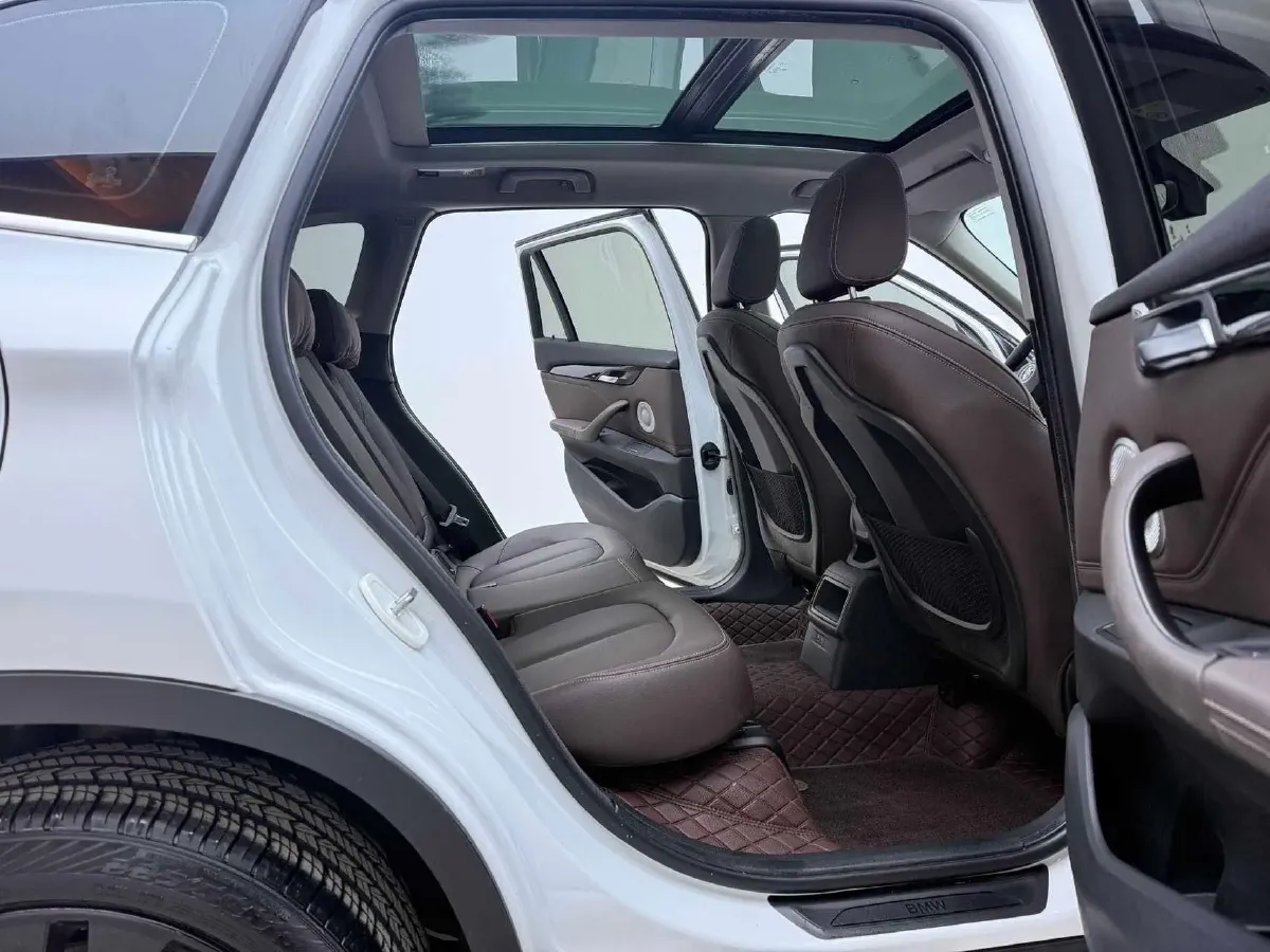 2021 BMW X1 1.5T 140HP L3 7DCT,autocango,china used car exporter,china ev exporter,chinese used car exporter,chinese used ev exporter