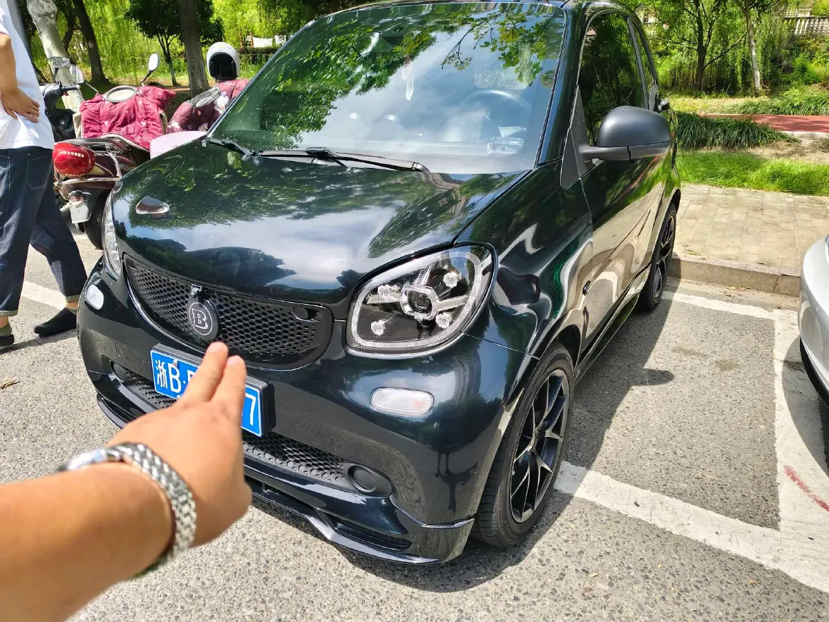 2019 Smart smart fortwo 0.9T 90HP L3 6DCT,autocango,china used car exporter,china ev exporter,chinese used car exporter,chinese used ev exporter