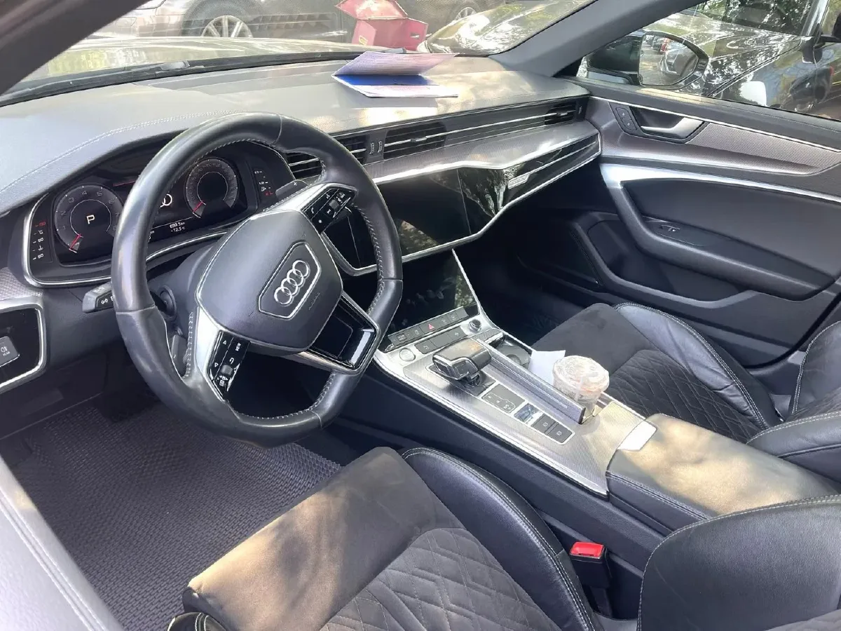 2021 Audi A6L 2.0T 224HP L4 7DCT,autocango,china used car exporter,china ev exporter,chinese used car exporter,chinese used ev exporter