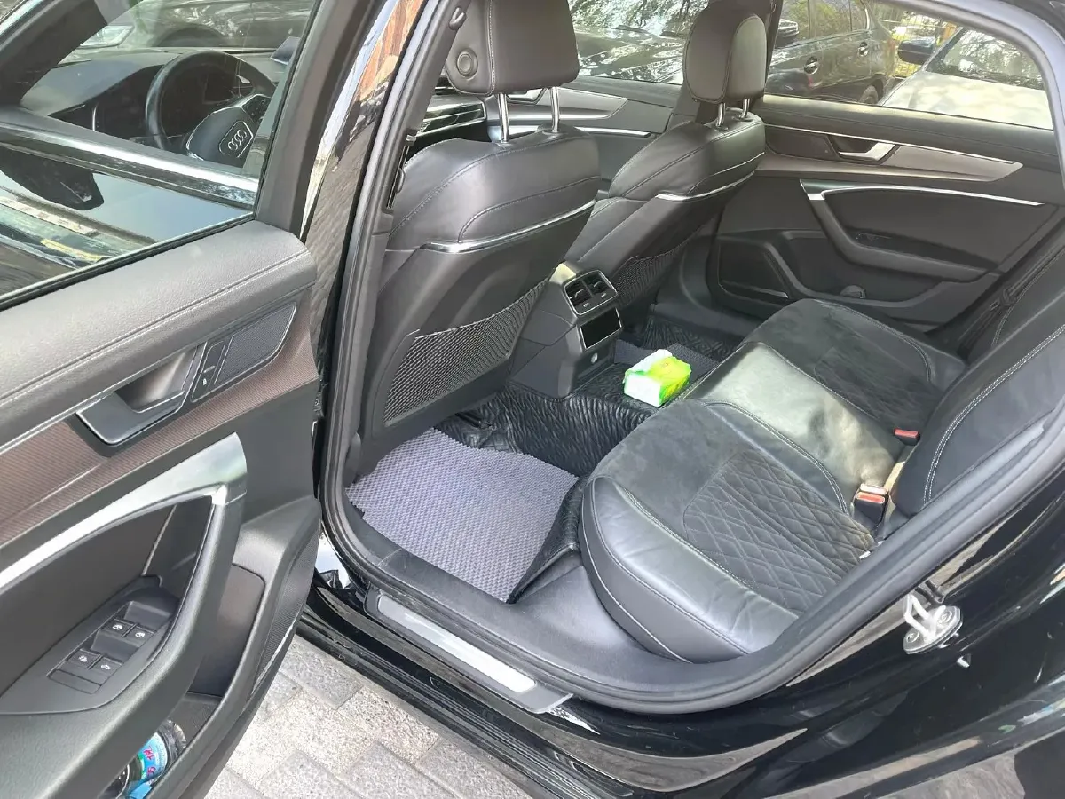 2021 Audi A6L 2.0T 224HP L4 7DCT,autocango,china used car exporter,china ev exporter,chinese used car exporter,chinese used ev exporter