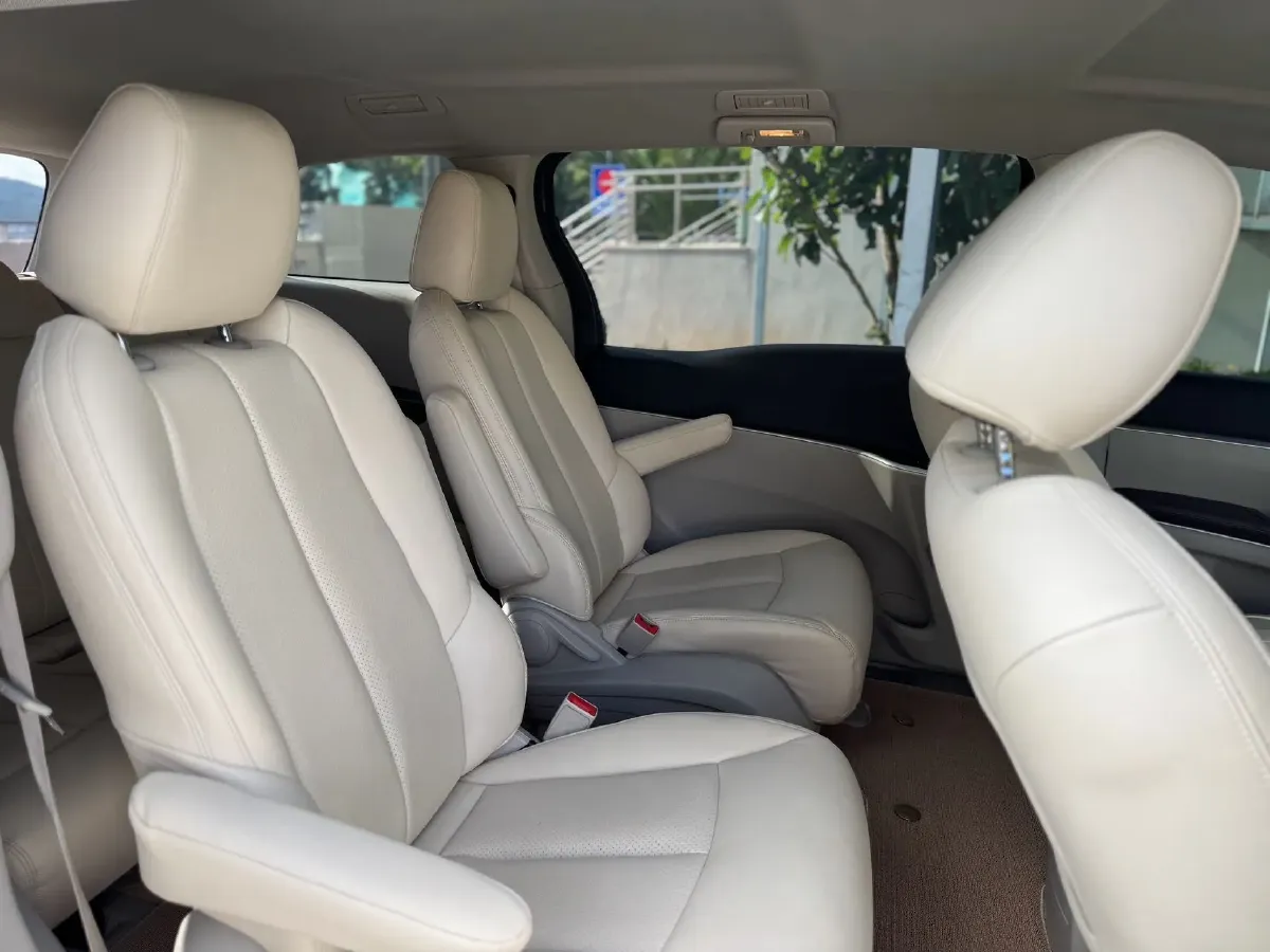 2023 Buick GL8 2.0T 237HP L4 9AT,autocango,china used car exporter,china ev exporter,chinese used car exporter,chinese used ev exporter