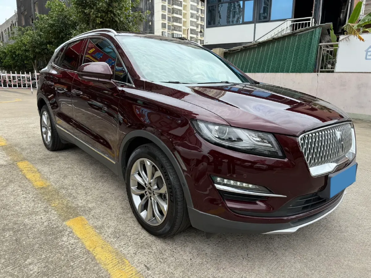 2019 Land Rover Discovery Sport 2.0T 241HP L4 9AT,autocango,china used car exporter,china ev exporter,chinese used car exporter,chinese used ev exporter