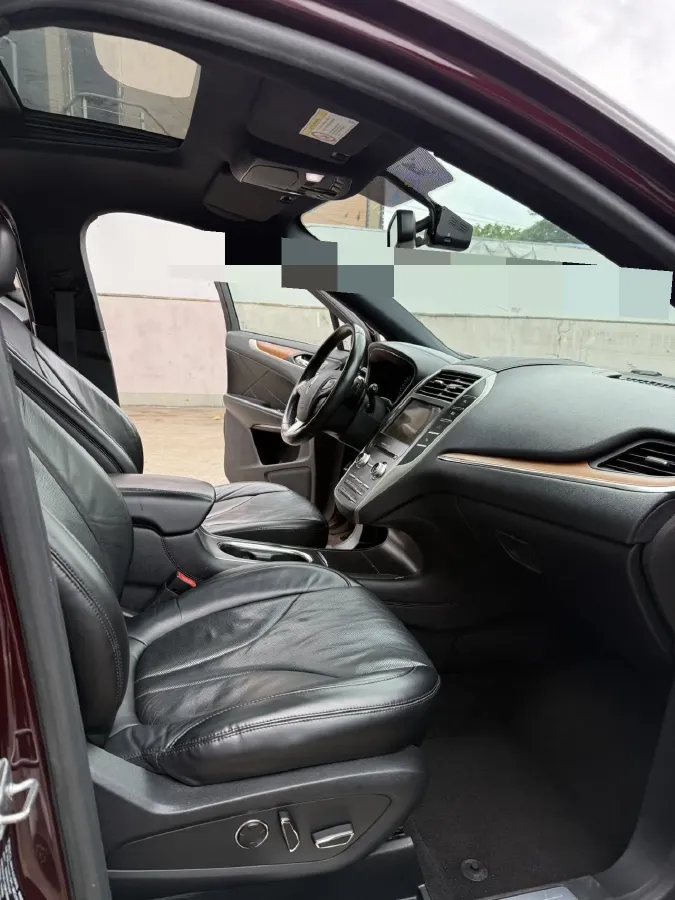 2019 Land Rover Discovery Sport 2.0T 241HP L4 9AT,autocango,china used car exporter,china ev exporter,chinese used car exporter,chinese used ev exporter