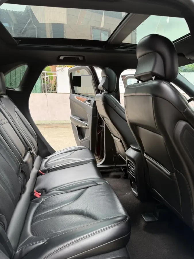 2019 Land Rover Discovery Sport 2.0T 241HP L4 9AT,autocango,china used car exporter,china ev exporter,chinese used car exporter,chinese used ev exporter