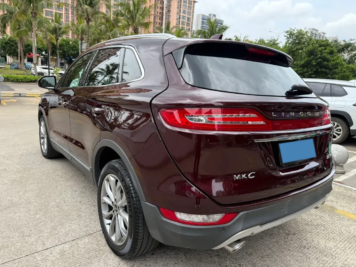 2019 Land Rover Discovery Sport 2.0T 241HP L4 9AT,autocango,china used car exporter,china ev exporter,chinese used car exporter,chinese used ev exporter