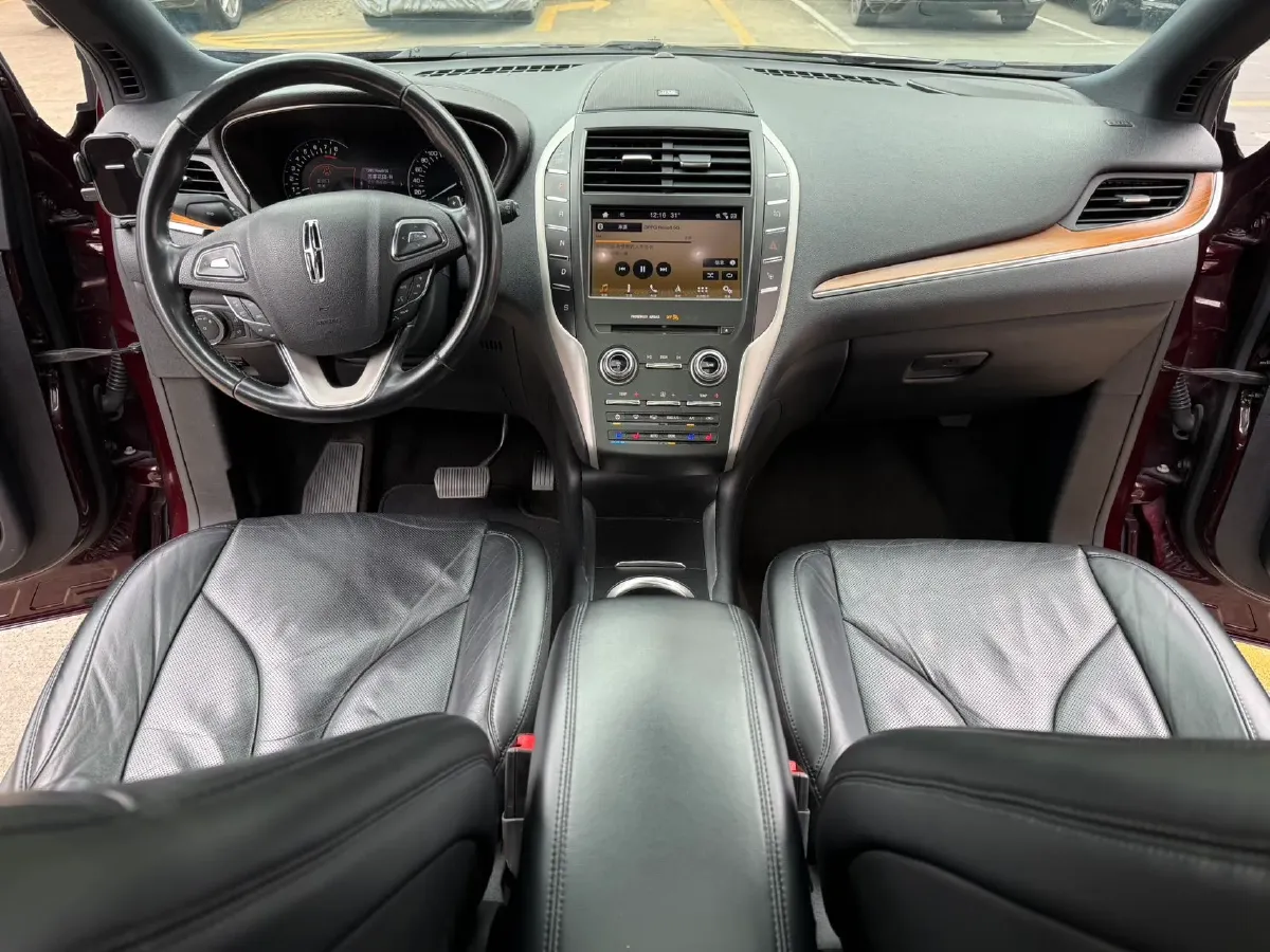 2019 Land Rover Discovery Sport 2.0T 241HP L4 9AT,autocango,china used car exporter,china ev exporter,chinese used car exporter,chinese used ev exporter