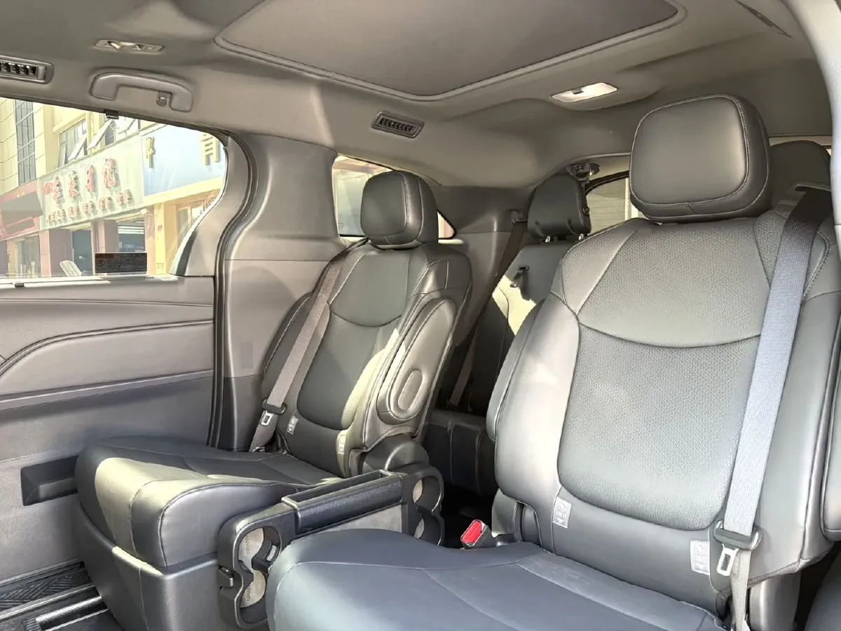 2024 Toyota Granvia 2.5L 189HP L4 E-CVT Hybrid,autocango,china used car exporter,china ev exporter,chinese used car exporter,chinese used ev exporter