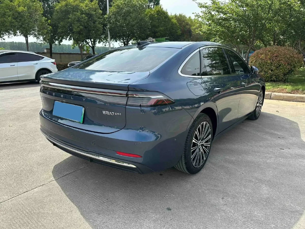 2025 Geely Galaxy A7 1.5L 112HP L4 1DHT PHEV,autocango,china used car exporter,china ev exporter,chinese used car exporter,chinese used ev exporter