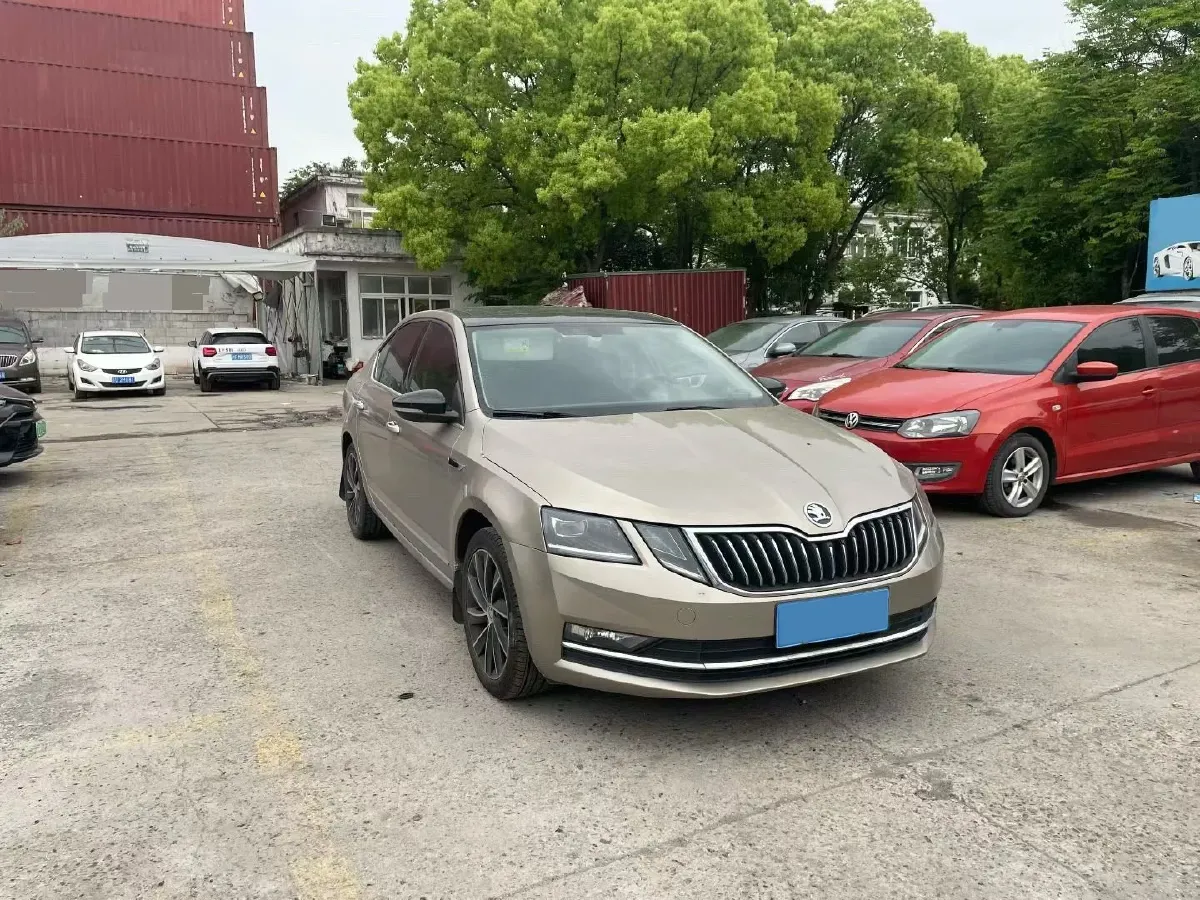 2018 Skoda Octavia 1.4T 150HP L4 7DCT,autocango,china used car exporter,china ev exporter,chinese used car exporter,chinese used ev exporter
