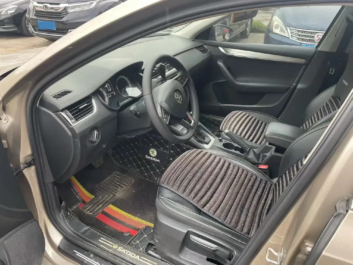 2018 Skoda Octavia 1.4T 150HP L4 7DCT,autocango,china used car exporter,china ev exporter,chinese used car exporter,chinese used ev exporter