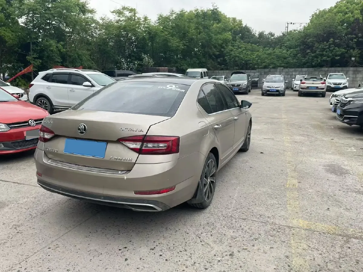 2018 Skoda Octavia 1.4T 150HP L4 7DCT,autocango,china used car exporter,china ev exporter,chinese used car exporter,chinese used ev exporter