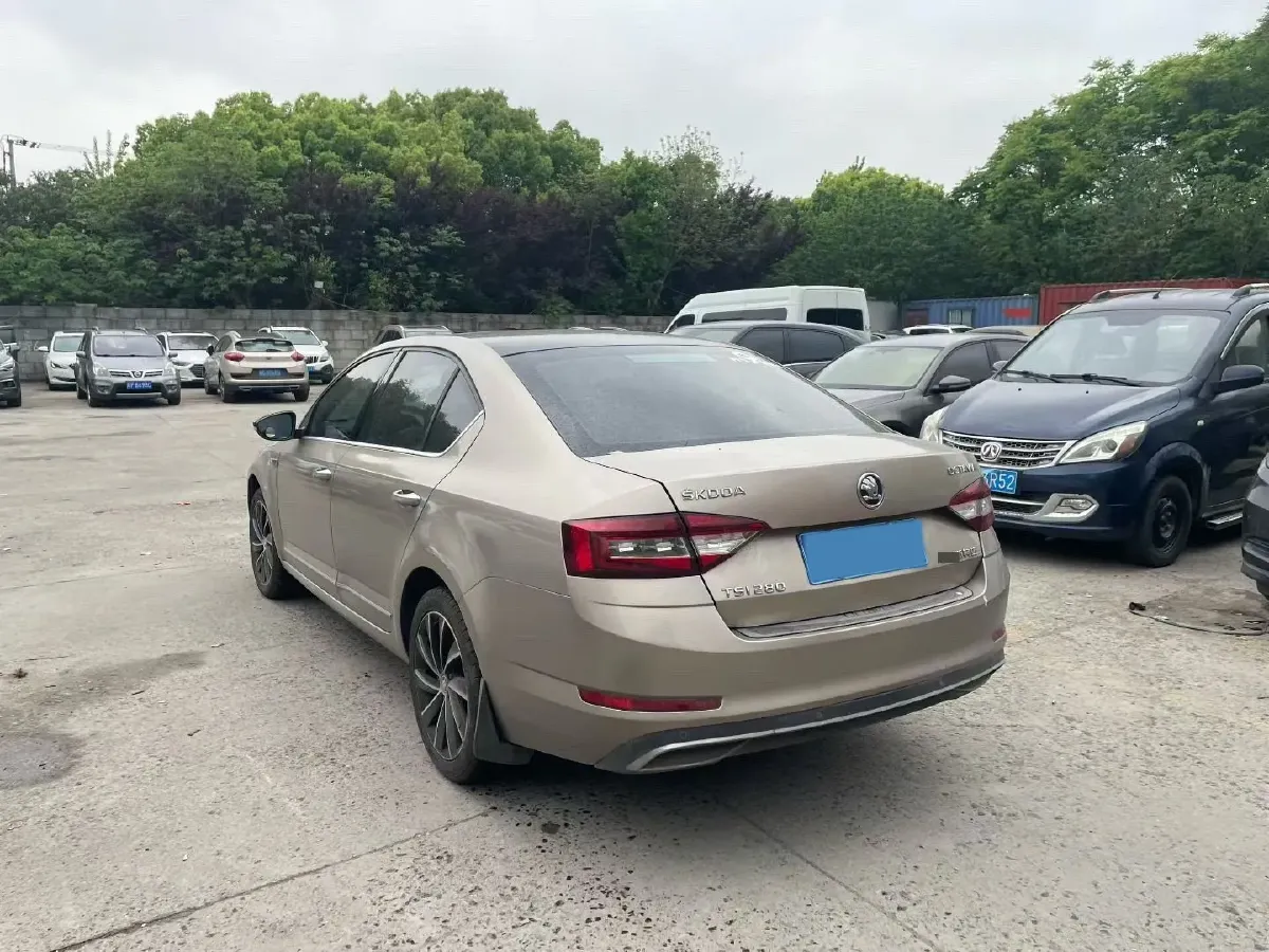 2018 Skoda Octavia 1.4T 150HP L4 7DCT,autocango,china used car exporter,china ev exporter,chinese used car exporter,chinese used ev exporter