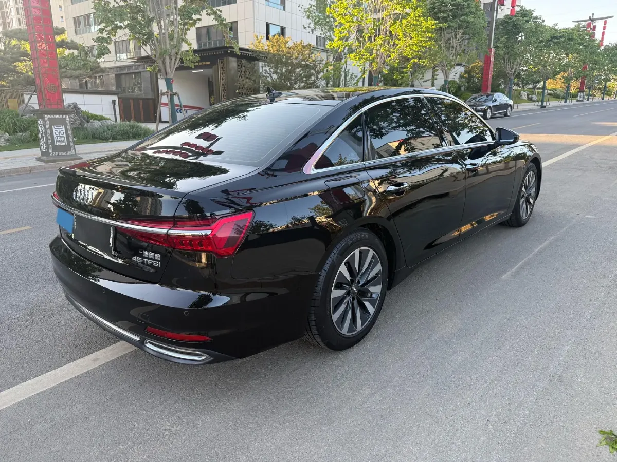 2019 Mercedes-Benz E Class 1.5T 184HP L4 9AT,autocango,china used car exporter,china ev exporter,chinese used car exporter,chinese used ev exporter