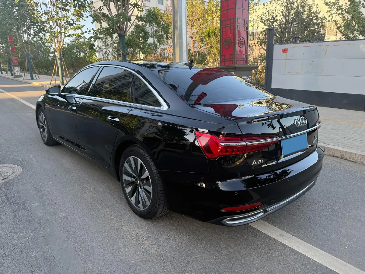 2019 Mercedes-Benz E Class 1.5T 184HP L4 9AT,autocango,china used car exporter,china ev exporter,chinese used car exporter,chinese used ev exporter