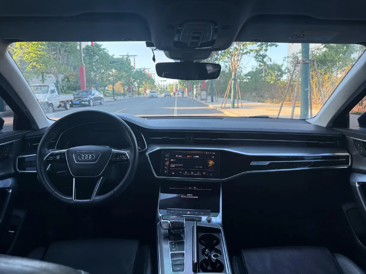 2019 Mercedes-Benz E Class 1.5T 184HP L4 9AT,autocango,china used car exporter,china ev exporter,chinese used car exporter,chinese used ev exporter