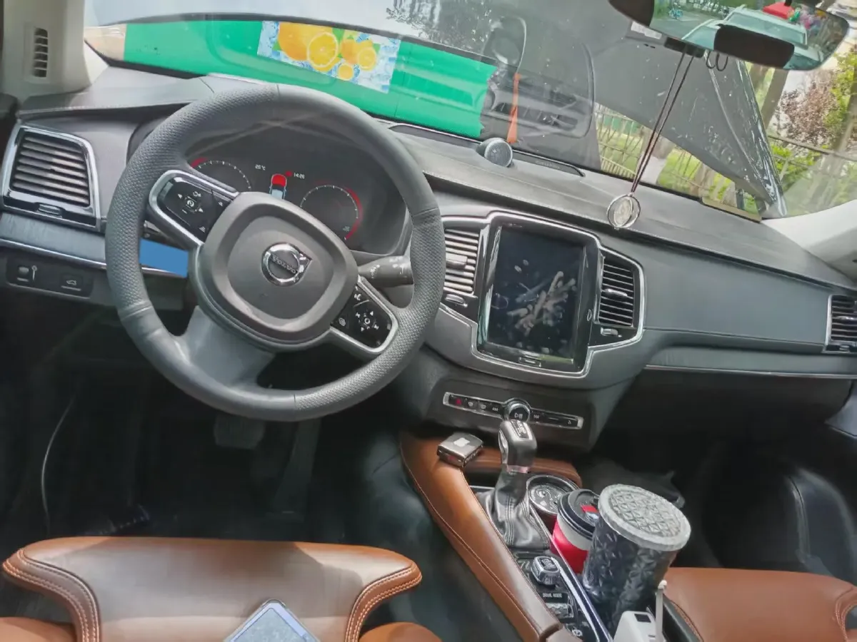 2020 Volvo XC90 2.0T 320HP L4 8AT,autocango,china used car exporter,china ev exporter,chinese used car exporter,chinese used ev exporter