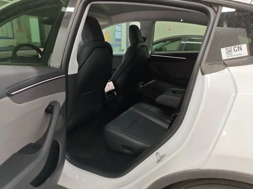 2025 Tesla Model Y BEV 62.5KWH,autocango,china used car exporter,china ev exporter,chinese used car exporter,chinese used ev exporter