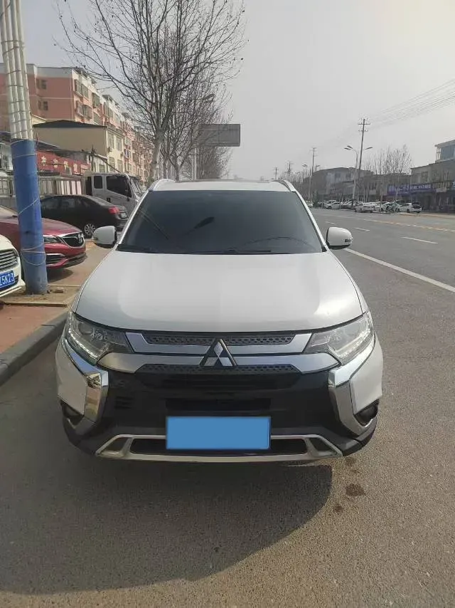2019 Mitsubishi Outlander 2.0L 166HP L4 CVT,autocango,china used car exporter,china ev exporter,chinese used car exporter,chinese used ev exporter