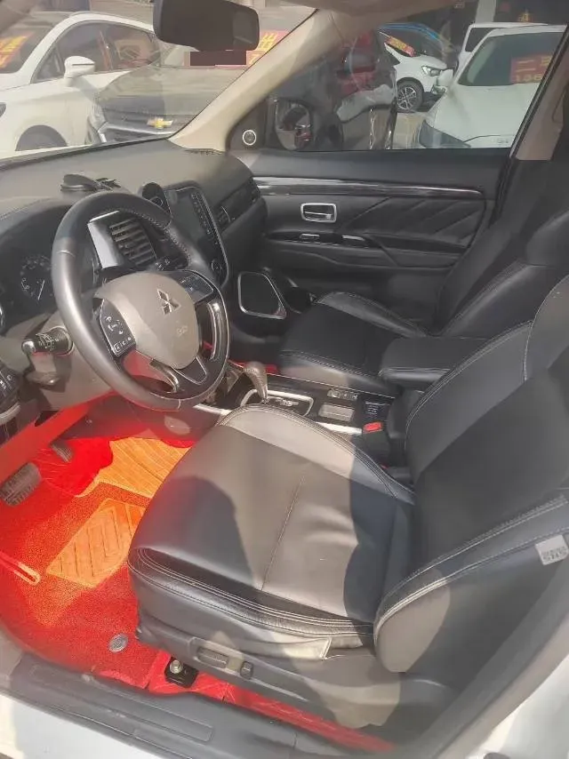 2019 Mitsubishi Outlander 2.0L 166HP L4 CVT,autocango,china used car exporter,china ev exporter,chinese used car exporter,chinese used ev exporter