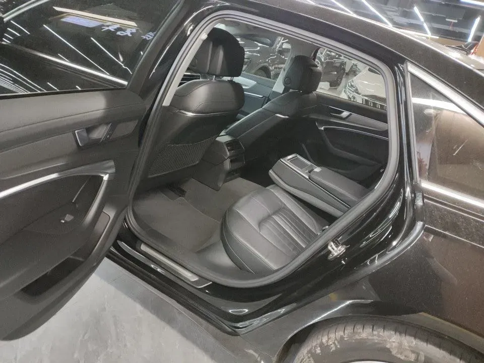 2020 Audi A6L 2.0T 190HP L4 7DCT,autocango,china used car exporter,china ev exporter,chinese used car exporter,chinese used ev exporter