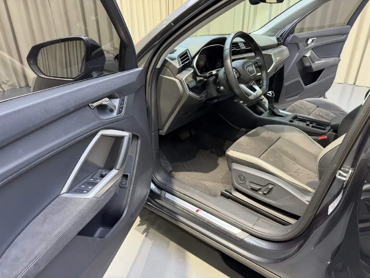 2022 Audi Q3 1.4T 150HP L4 7DCT,autocango,china used car exporter,china ev exporter,chinese used car exporter,chinese used ev exporter