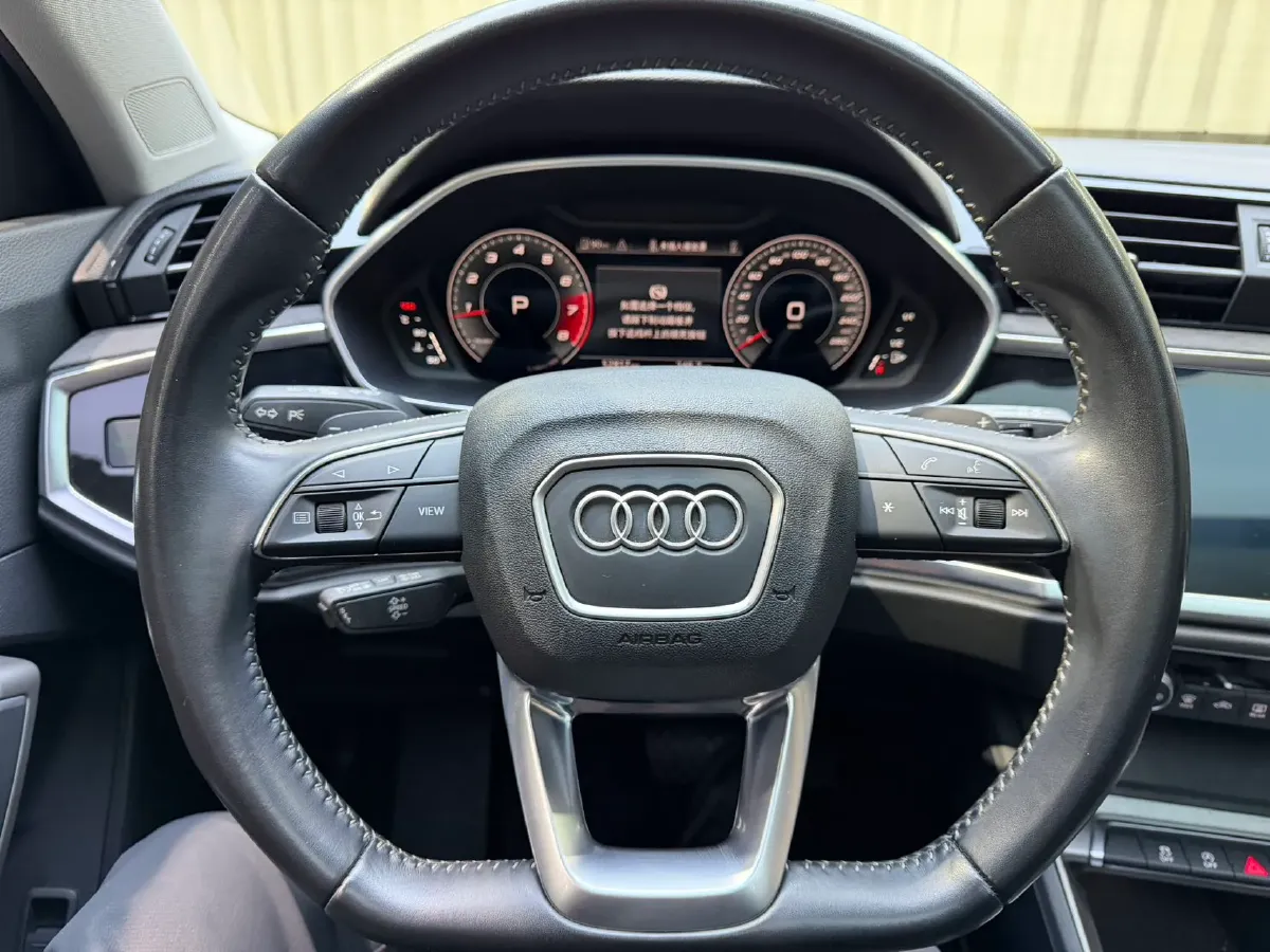 2022 Audi Q3 1.4T 150HP L4 7DCT,autocango,china used car exporter,china ev exporter,chinese used car exporter,chinese used ev exporter