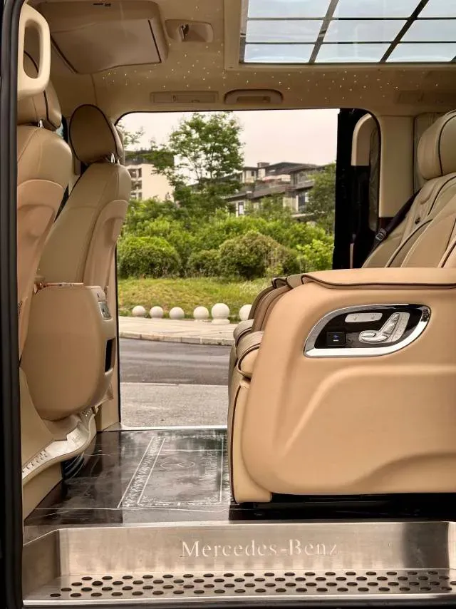 2019 Mercedes-Benz E Class 2.0T 184HP L4 9AT,autocango,china used car exporter,china ev exporter,chinese used car exporter,chinese used ev exporter