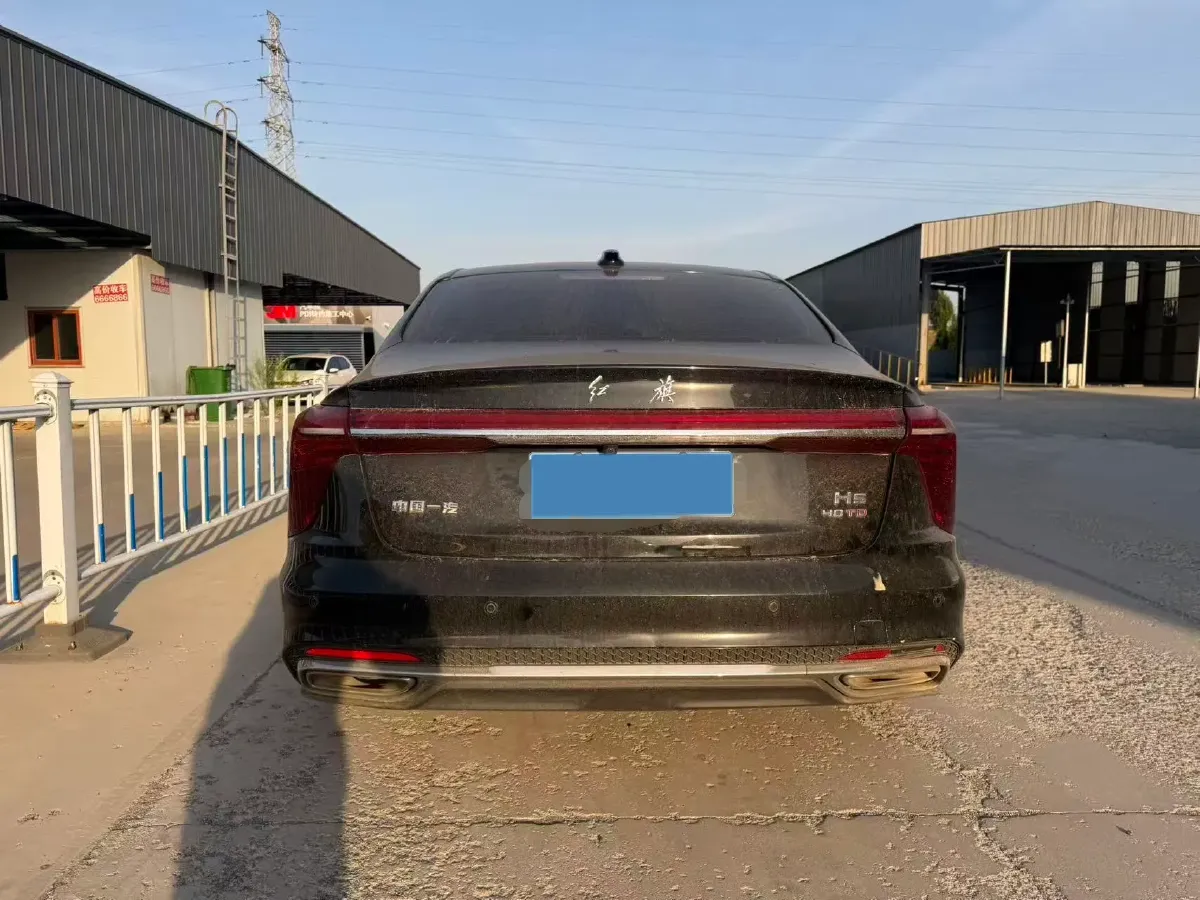 2024 HongQi H5 2.0T 224HP L4 8AT,autocango,china used car exporter,china ev exporter,chinese used car exporter,chinese used ev exporter