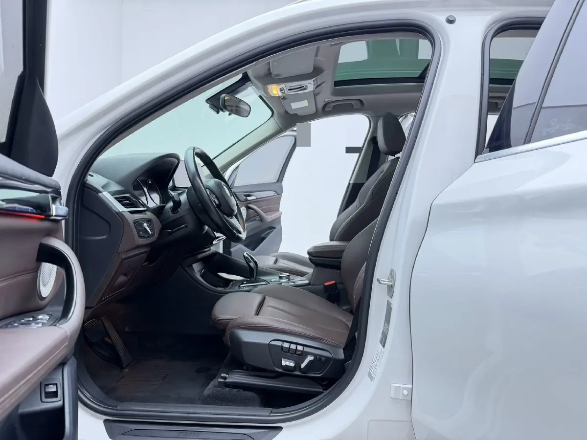 2021 BMW X1 1.5T 140HP L3 7DCT,autocango,china used car exporter,china ev exporter,chinese used car exporter,chinese used ev exporter