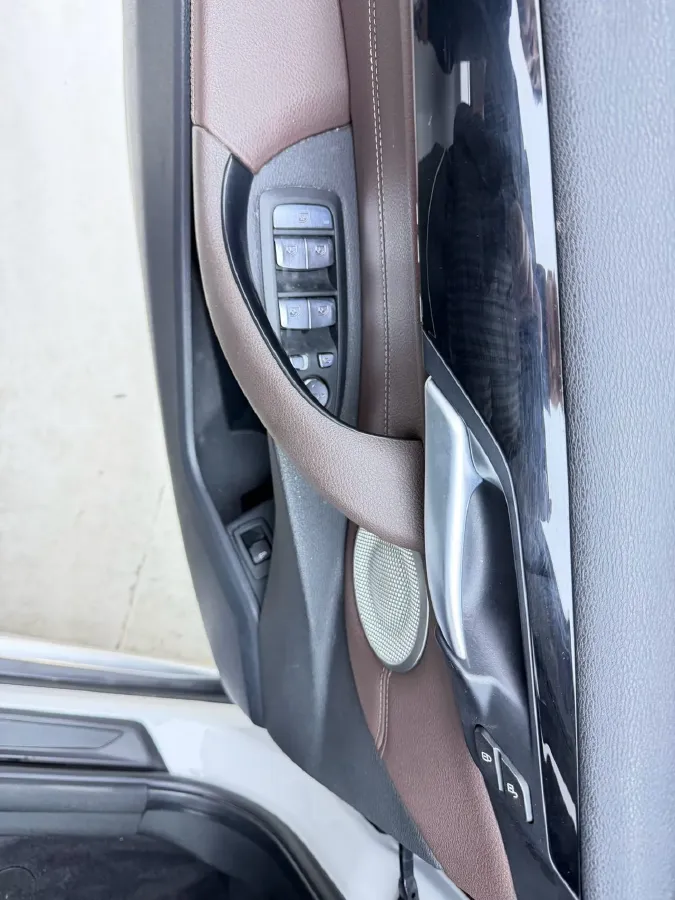 2021 BMW X1 1.5T 140HP L3 7DCT,autocango,china used car exporter,china ev exporter,chinese used car exporter,chinese used ev exporter