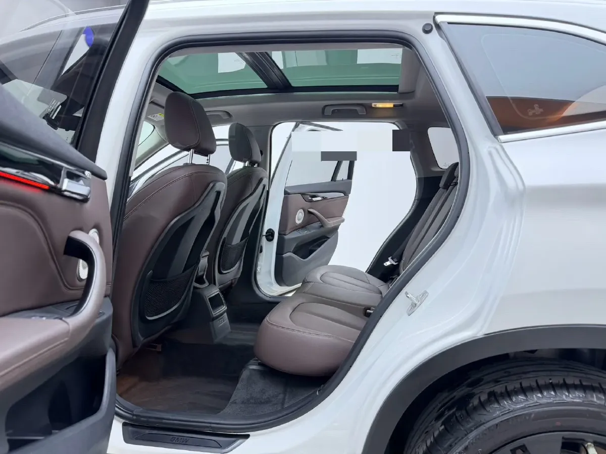 2021 BMW X1 1.5T 140HP L3 7DCT,autocango,china used car exporter,china ev exporter,chinese used car exporter,chinese used ev exporter