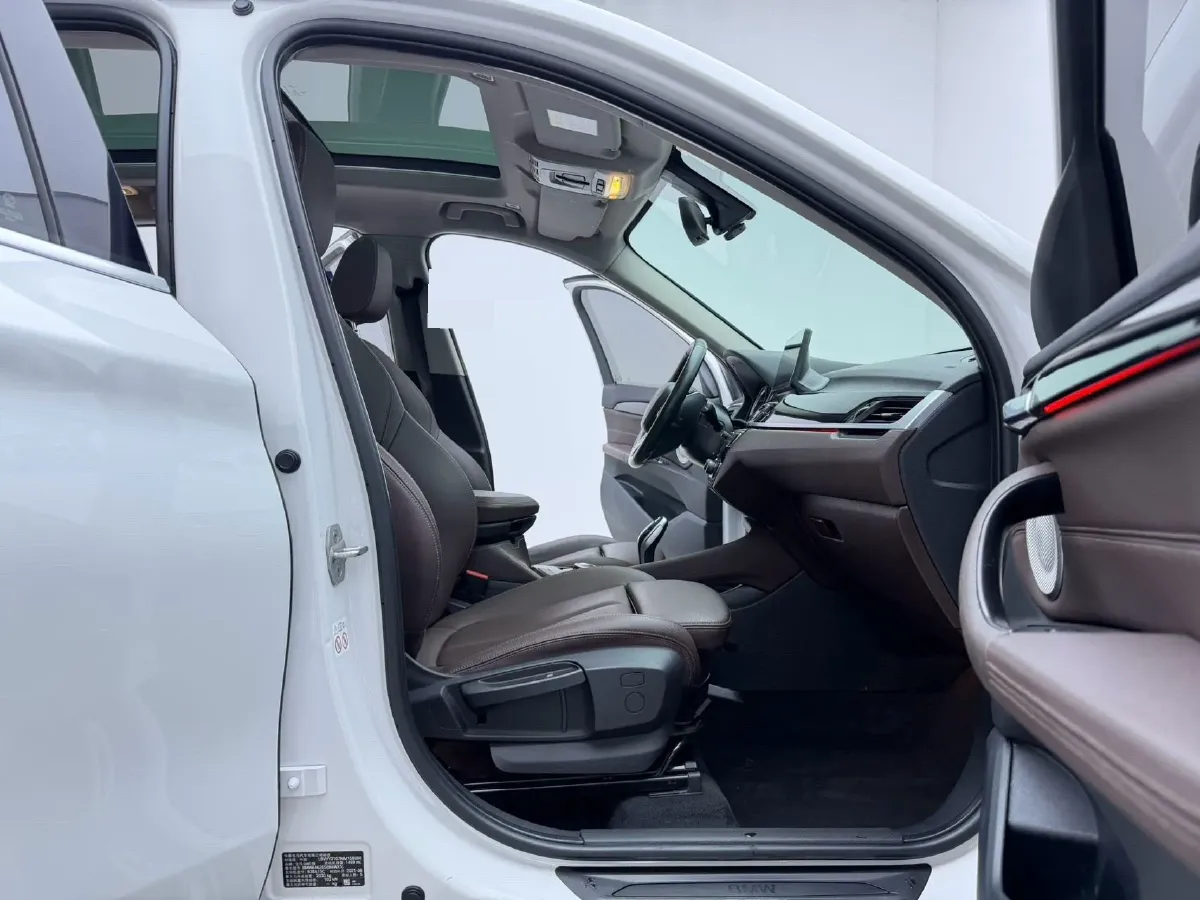 2021 BMW X1 1.5T 140HP L3 7DCT,autocango,china used car exporter,china ev exporter,chinese used car exporter,chinese used ev exporter