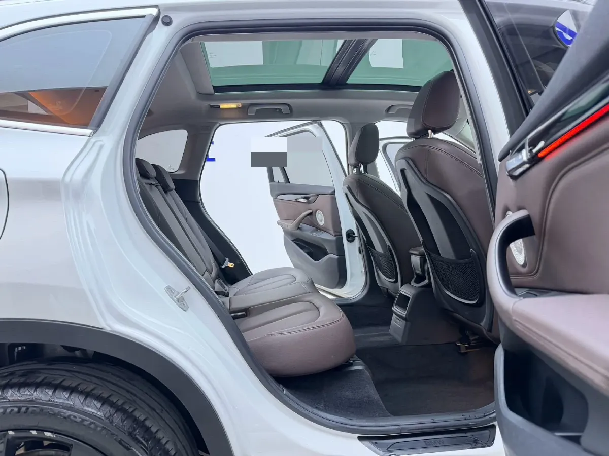 2021 BMW X1 1.5T 140HP L3 7DCT,autocango,china used car exporter,china ev exporter,chinese used car exporter,chinese used ev exporter