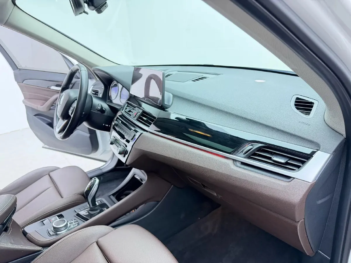 2021 BMW X1 1.5T 140HP L3 7DCT,autocango,china used car exporter,china ev exporter,chinese used car exporter,chinese used ev exporter