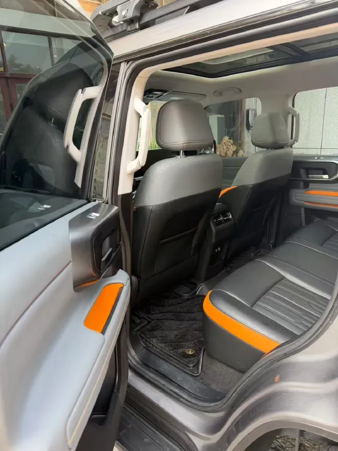 2024 Beijing BJ40 2.0T 245HP L4 8AT,autocango,china used car exporter,china ev exporter,chinese used car exporter,chinese used ev exporter