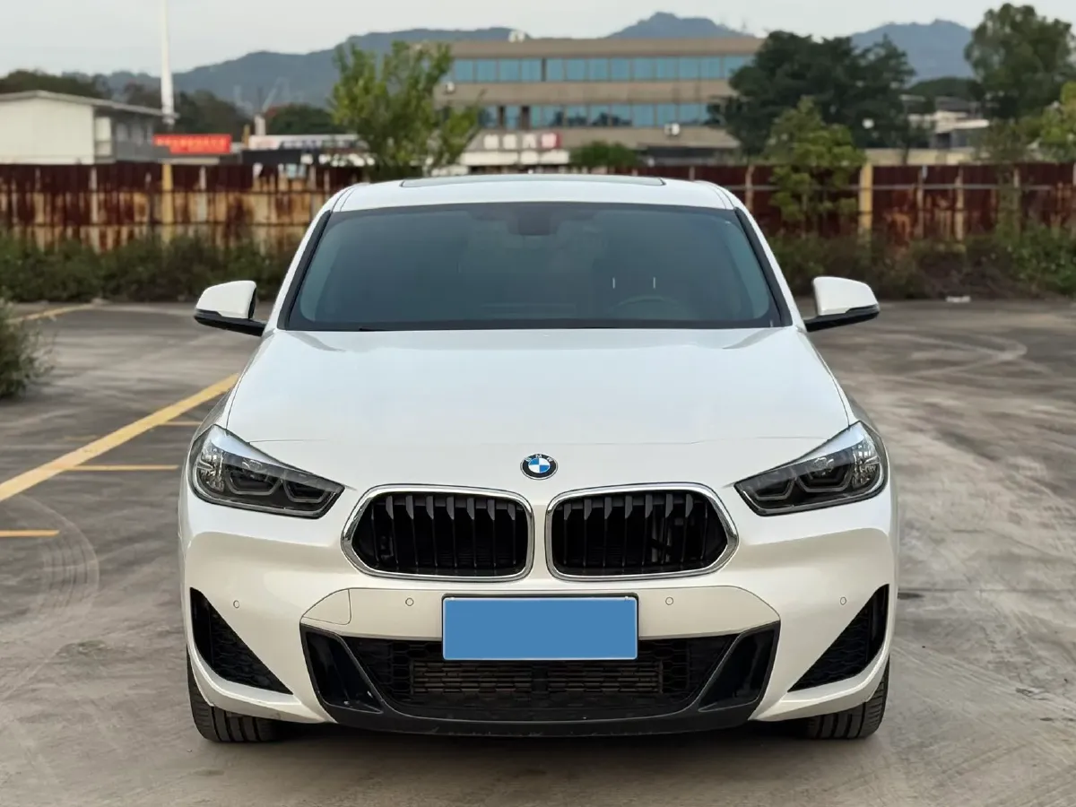 2022 BMW X2 2.0T 192HP L4 7DCT,autocango,china used car exporter,china ev exporter,chinese used car exporter,chinese used ev exporter