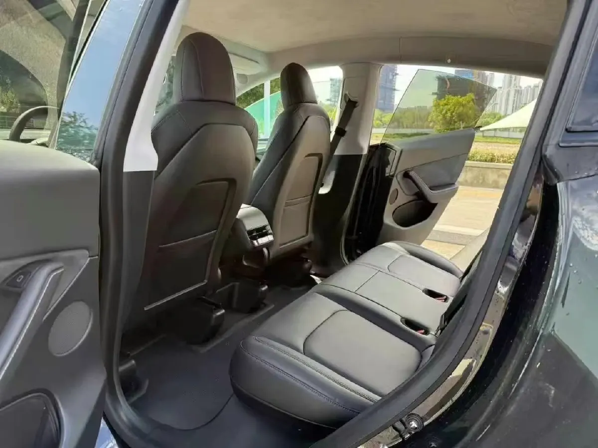 2022 Tesla Model Y BEV 60KWH,autocango,china used car exporter,china ev exporter,chinese used car exporter,chinese used ev exporter