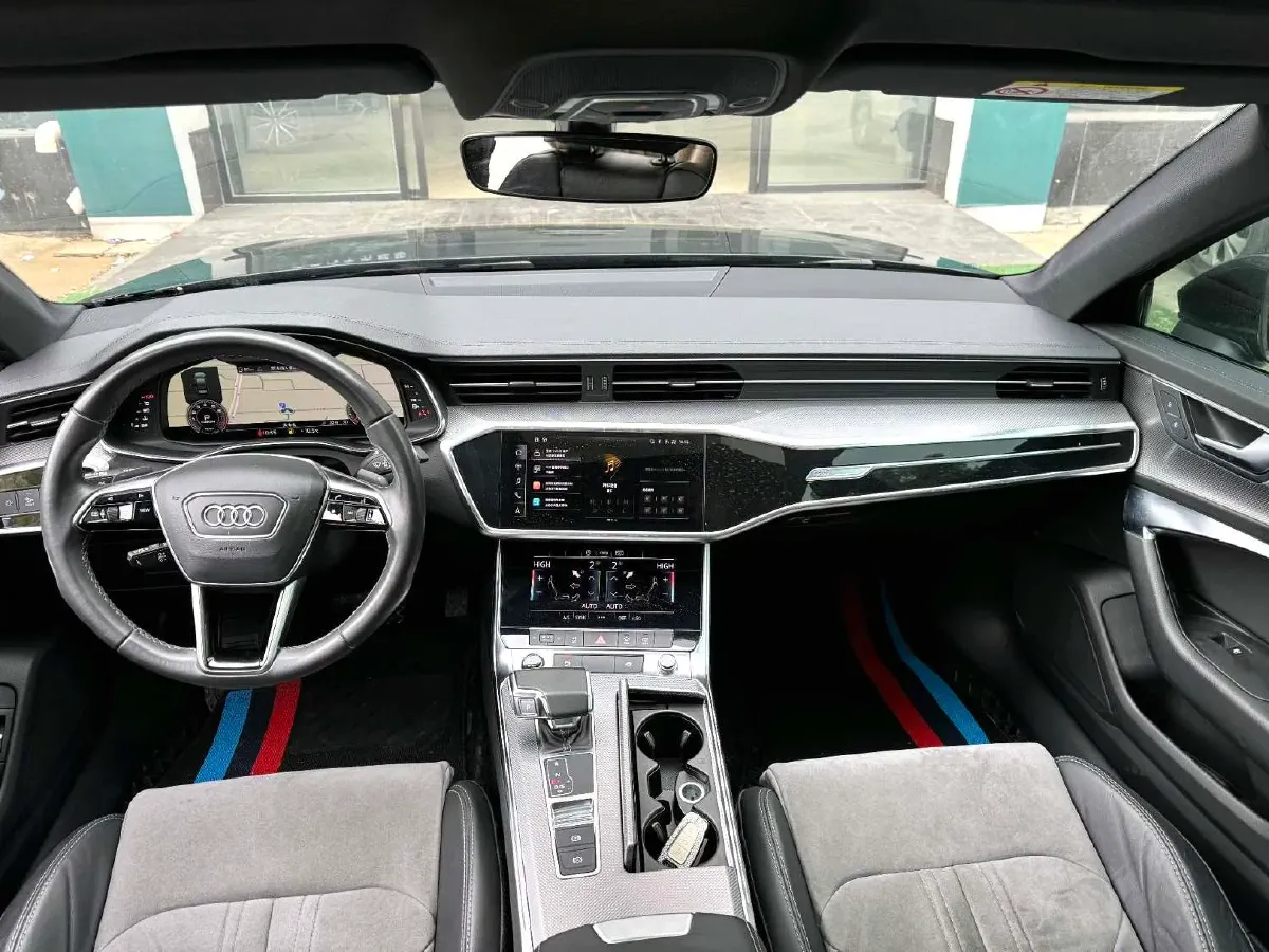 2021 Audi A6L 2.0T 190HP L4 7DCT,autocango,china used car exporter,china ev exporter,chinese used car exporter,chinese used ev exporter