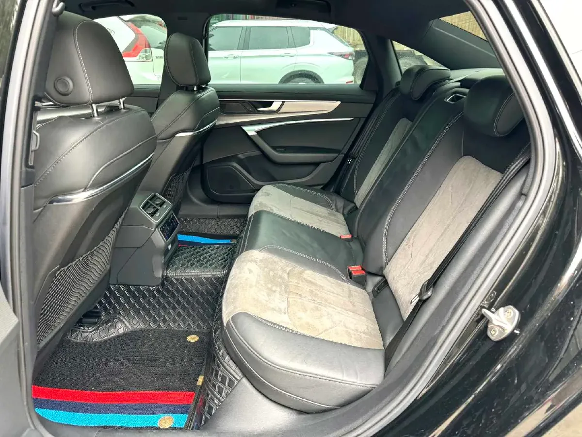 2021 Audi A6L 2.0T 190HP L4 7DCT,autocango,china used car exporter,china ev exporter,chinese used car exporter,chinese used ev exporter