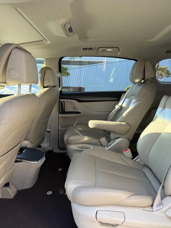 2023 Buick GL8 2.0T 237HP L4 9AT,autocango,china used car exporter,china ev exporter,chinese used car exporter,chinese used ev exporter