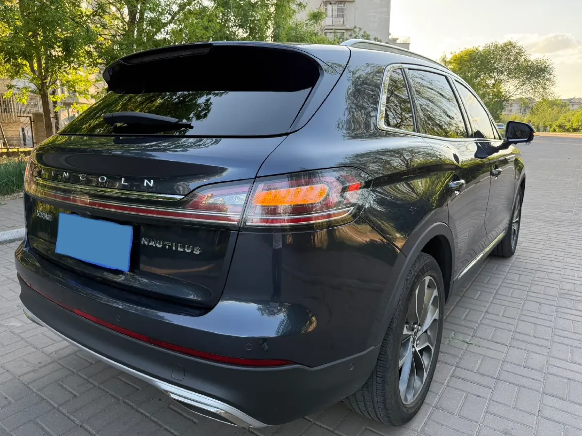 2021 Lincoln Nautilus 2.0T 245HP L4 8AT,autocango,china used car exporter,china ev exporter,chinese used car exporter,chinese used ev exporter