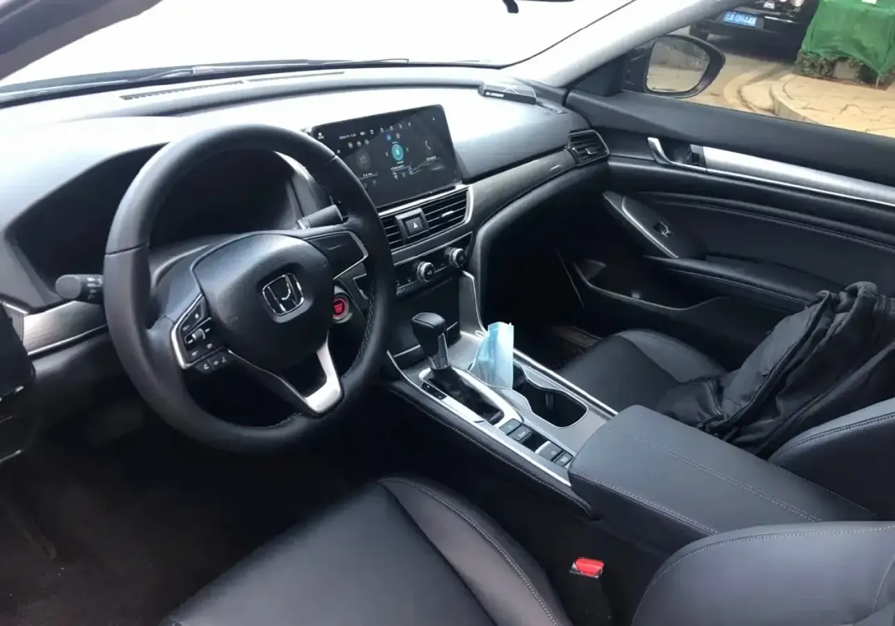 2022 Honda Accord 1.5T 194HP L4 CVT,autocango,china used car exporter,china ev exporter,chinese used car exporter,chinese used ev exporter
