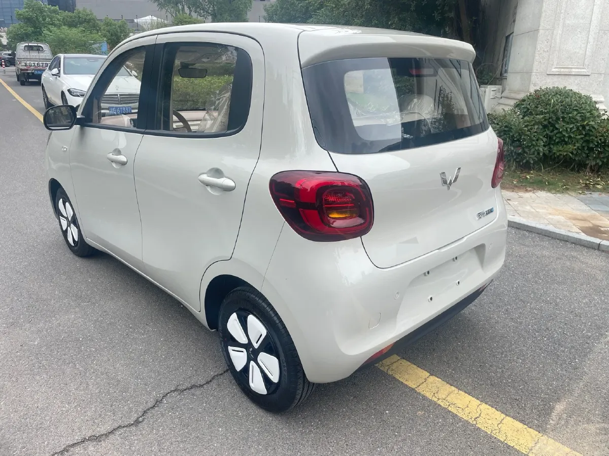 2025 WuLing HongGuang MINI EV BEV 16.2KWH,autocango,china used car exporter,china ev exporter,chinese used car exporter,chinese used ev exporter