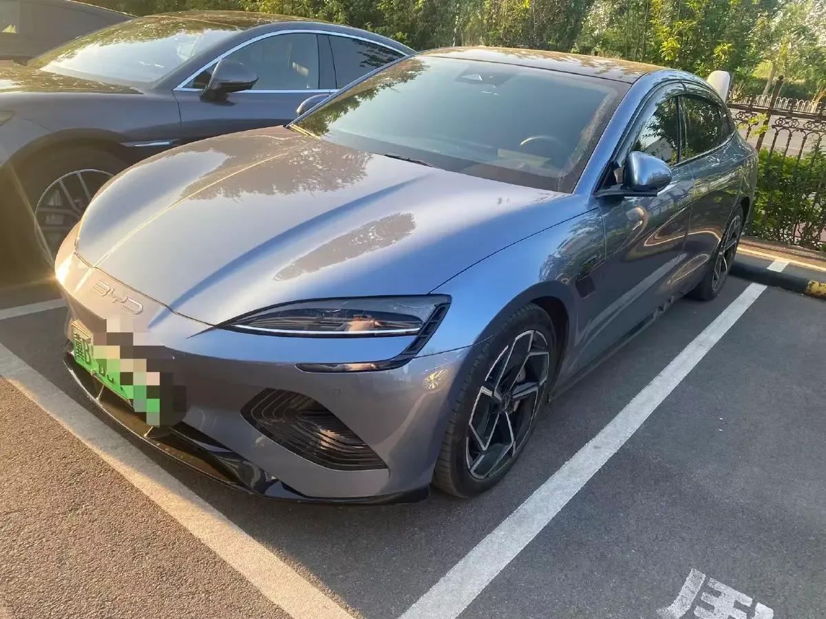 2022 AITO AITO M5 Range Extended 125HP REEV 40KWH,autocango,china used car exporter,china ev exporter,chinese used car exporter,chinese used ev exporter